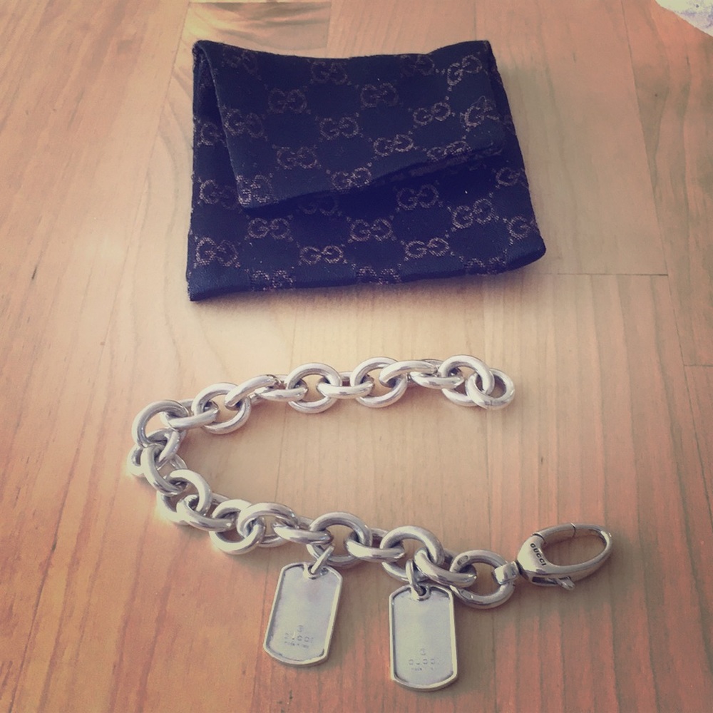 Gorgeous Gucci dog tag bracelet (used)